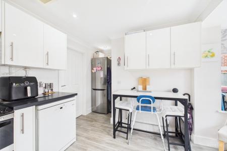2 bedroom Semi-detached house for sale in Burgon Crescent, Winterton, North Lincolnshire, DN15