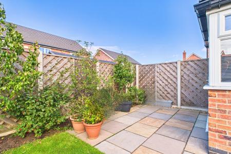 3 bedroom Semi-detached house for sale in Minerva Walk, Barton-upon-Humber, North Lincolnshire, DN18
