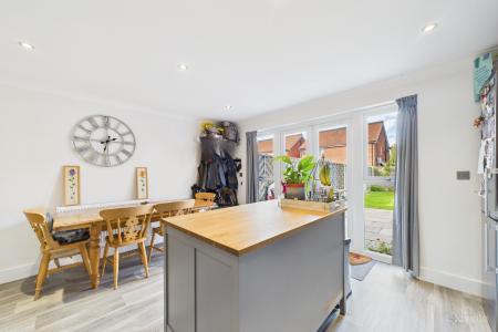 3 bedroom Semi-detached house for sale in Minerva Walk, Barton-upon-Humber, North Lincolnshire, DN18