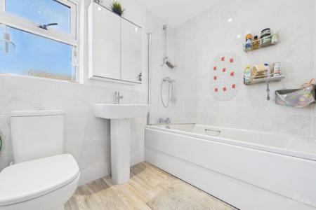 3 bedroom Semi-detached house for sale in Minerva Walk, Barton-upon-Humber, North Lincolnshire, DN18