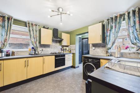 3 bedroom Detached house for sale in Overton Court, Barton-upon-Humber, North Lincolnshire, DN18