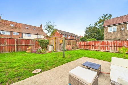 3 bedroom Detached house for sale in Overton Court, Barton-upon-Humber, North Lincolnshire, DN18