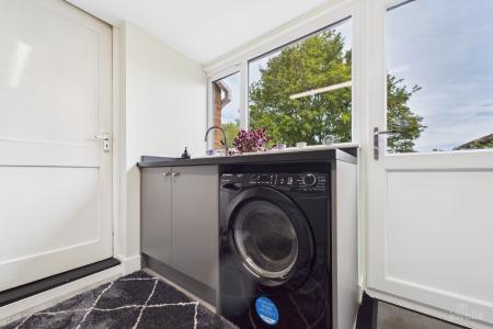 3 bedroom Semi-detached house for sale in Lodge Avenue, Barton-upon-Humber, North Lincolnshire, DN18