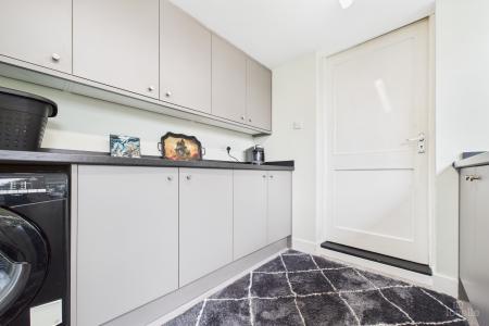 3 bedroom Semi-detached house for sale in Lodge Avenue, Barton-upon-Humber, North Lincolnshire, DN18