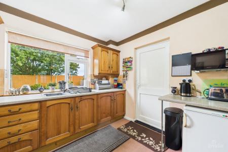 3 bedroom Semi-detached house for sale in Lodge Avenue, Barton-upon-Humber, North Lincolnshire, DN18