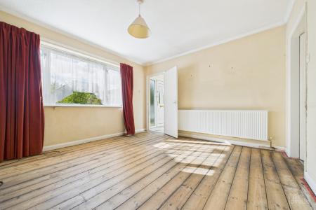 2 bedroom Detached bungalow for sale in Hawthorn Gate, Barton-upon-Humber, North Lincolnshire, DN18