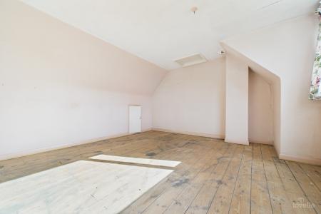 2 bedroom Detached bungalow for sale in Hawthorn Gate, Barton-upon-Humber, North Lincolnshire, DN18