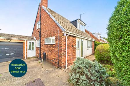 2 bedroom Detached bungalow for sale in Hawthorn Gate, Barton-upon-Humber, North Lincolnshire, DN18