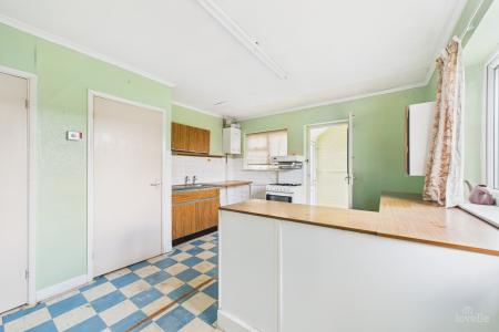 2 bedroom Detached bungalow for sale in Hawthorn Gate, Barton-upon-Humber, North Lincolnshire, DN18