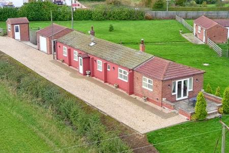 2 bedroom Detached bungalow for sale in Soff Lane, Goxhill, North Lincolnshire, DN19