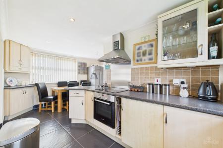 2 bedroom Detached bungalow for sale in Soff Lane, Goxhill, North Lincolnshire, DN19