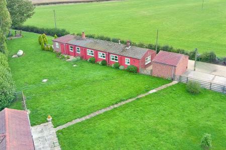 2 bedroom Detached bungalow for sale in Soff Lane, Goxhill, North Lincolnshire, DN19