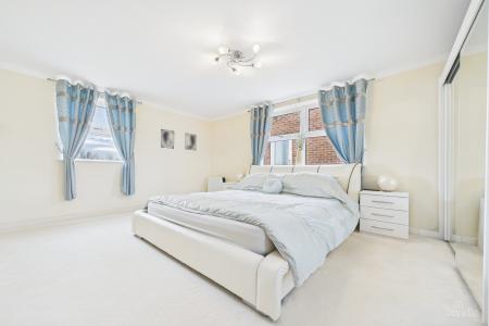 2 bedroom Detached bungalow for sale in Soff Lane, Goxhill, North Lincolnshire, DN19