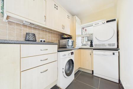 2 bedroom Detached bungalow for sale in Soff Lane, Goxhill, North Lincolnshire, DN19