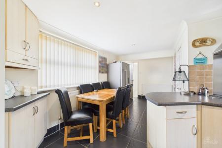 2 bedroom Detached bungalow for sale in Soff Lane, Goxhill, North Lincolnshire, DN19