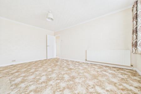 2 bedroom Semi-detached bungalow for sale in Cross Street, Barrow-upon-Humber, North Lincolnshire, DN19