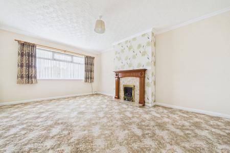 2 bedroom Semi-detached bungalow for sale in Cross Street, Barrow-upon-Humber, North Lincolnshire, DN19