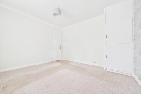 2 bedroom Semi-detached bungalow for sale in Cross Street, Barrow-upon-Humber, North Lincolnshire, DN19