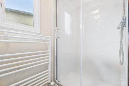 1 bedroom Park home for sale in Barton Broads Park, Maltkiln Road, Barton-upon-Humber, North Lincolnshire, DN18