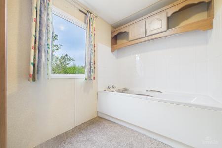 1 bedroom Park home for sale in Barton Broads Park, Maltkiln Road, Barton-upon-Humber, North Lincolnshire, DN18