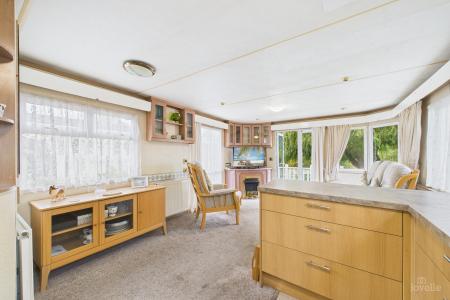 1 bedroom Park home for sale in Barton Broads Park, Maltkiln Road, Barton-upon-Humber, North Lincolnshire, DN18