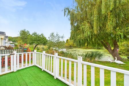 1 bedroom Park home for sale in Barton Broads Park, Maltkiln Road, Barton-upon-Humber, North Lincolnshire, DN18