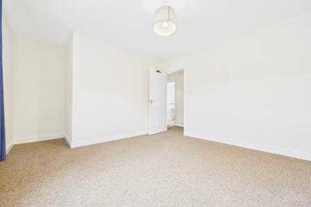 4 bedroom Detached house for sale in Hallam Close, Barrow-upon-Humber, North Lincolnshire, DN19