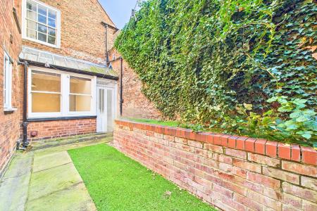 3 bedroom Terraced House for sale in Whitecross Street, Barton-upon-Humber, North Lincolnshire, DN18