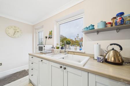 2 bedroom End of terrace house for sale in Marsh Lane, Barton-upon-Humber, North Lincolnshire, DN18