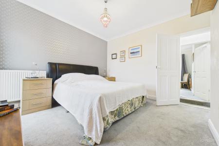 2 bedroom End of terrace house for sale in Marsh Lane, Barton-upon-Humber, North Lincolnshire, DN18