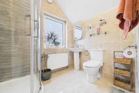 2 bedroom End of terrace house for sale in Marsh Lane, Barton-upon-Humber, North Lincolnshire, DN18