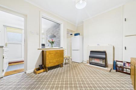 2 bedroom End of terrace house for sale in Butts Road, Barton-upon-Humber, North Lincolnshire, DN18