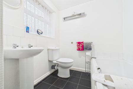 2 bedroom End of terrace house for sale in Butts Road, Barton-upon-Humber, North Lincolnshire, DN18