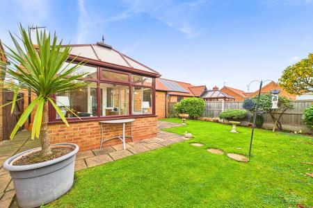 2 bedroom Detached bungalow for sale in Bramley Close, Barton-upon-Humber, North Lincolnshire, DN18