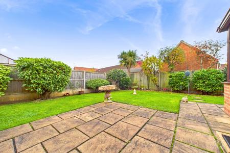 2 bedroom Detached bungalow for sale in Bramley Close, Barton-upon-Humber, North Lincolnshire, DN18