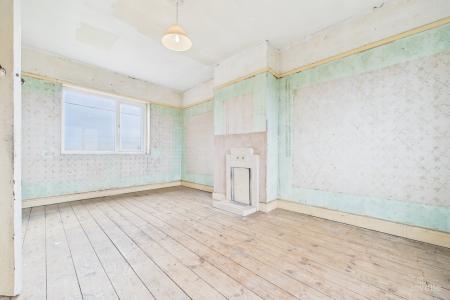 3 bedroom Semi-detached house for sale in Barrow Road, New Holland, North Lincolnshire, DN19