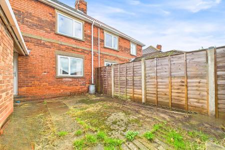 3 bedroom Semi-detached house for sale in Barrow Road, New Holland, North Lincolnshire, DN19
