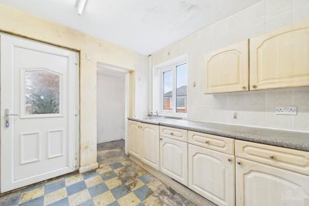 3 bedroom Semi-detached house for sale in Barrow Road, New Holland, North Lincolnshire, DN19