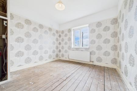 3 bedroom Semi-detached house for sale in Barrow Road, New Holland, North Lincolnshire, DN19