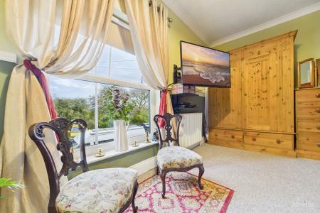 3 bedroom Terraced House for sale in Butts Road, Barton-upon-Humber, North Lincolnshire, DN18