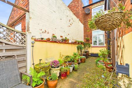 3 bedroom Terraced House for sale in Butts Road, Barton-upon-Humber, North Lincolnshire, DN18