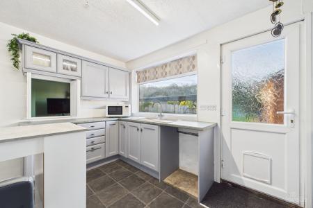 2 bedroom Semi-detached bungalow for sale in Western Drive, Barton-upon-Humber, North Lincolnshire, DN18