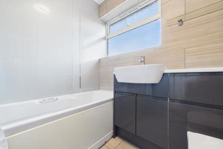 2 bedroom Semi-detached bungalow for sale in Western Drive, Barton-upon-Humber, North Lincolnshire, DN18