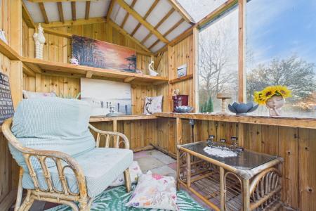 2 bedroom Semi-detached bungalow for sale in Western Drive, Barton-upon-Humber, North Lincolnshire, DN18