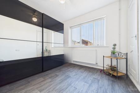 2 bedroom Semi-detached bungalow for sale in Western Drive, Barton-upon-Humber, North Lincolnshire, DN18