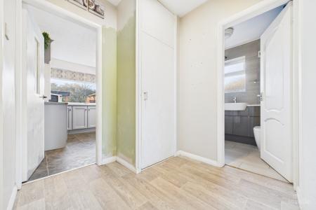 2 bedroom Semi-detached bungalow for sale in Western Drive, Barton-upon-Humber, North Lincolnshire, DN18