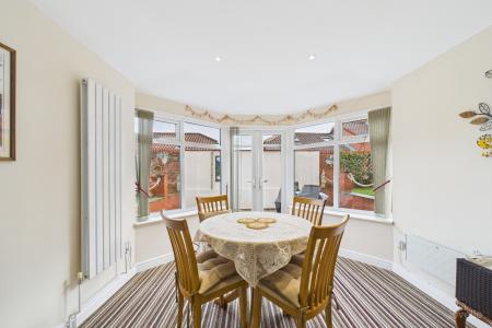 3 bedroom Detached bungalow for sale in Killicks Rise, Barton-upon-Humber, North Lincolnshire, DN18