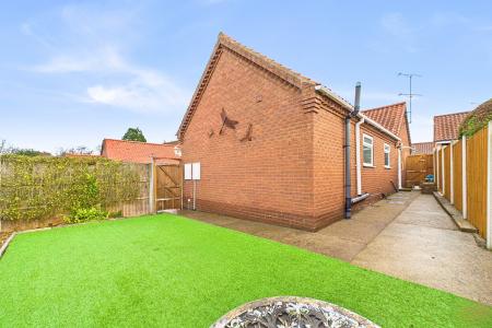 3 bedroom Detached bungalow for sale in Killicks Rise, Barton-upon-Humber, North Lincolnshire, DN18