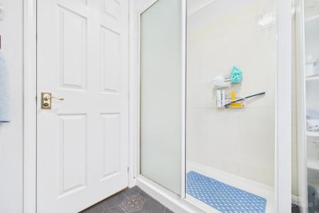 2 bedroom Park home for sale in Barton Broads Park, Barton-upon-Humber, North Lincolnshire, DN18