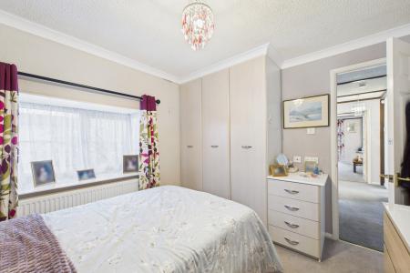 2 bedroom Park home for sale in Barton Broads Park, Barton-upon-Humber, North Lincolnshire, DN18